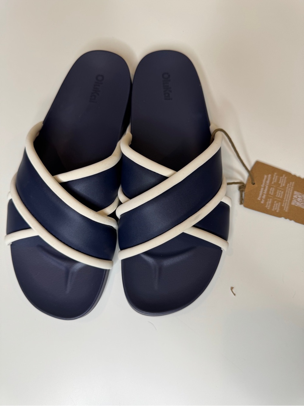 OluKai Ani Crisscross Straps Womens Sandals Slides Size 10 White Sand/White Sand - Picture 5 of 13